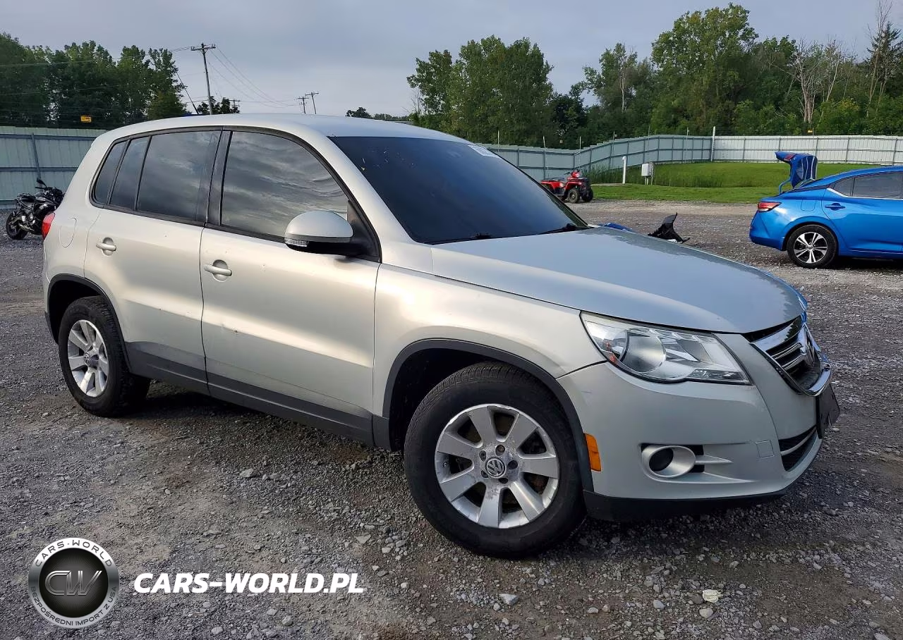 2010 Volkswagen Tiguan S VIN:WVGBV7AX6AW526626 - 4