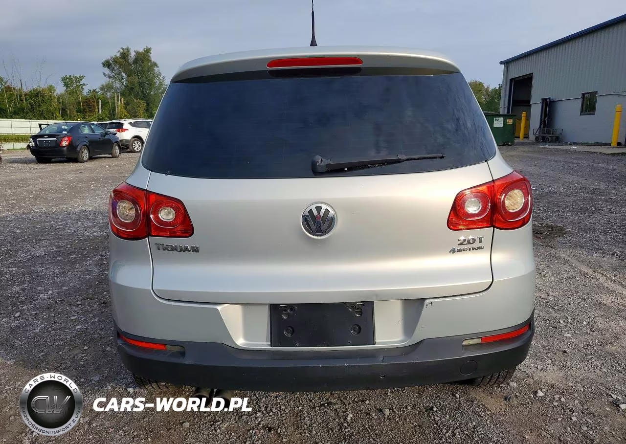 2010 Volkswagen Tiguan S VIN:WVGBV7AX6AW526626 - 6