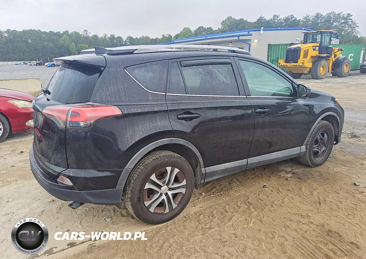 2018 Toyota Rav4 Le VIN:2T3ZFREV2JW415784 - 3