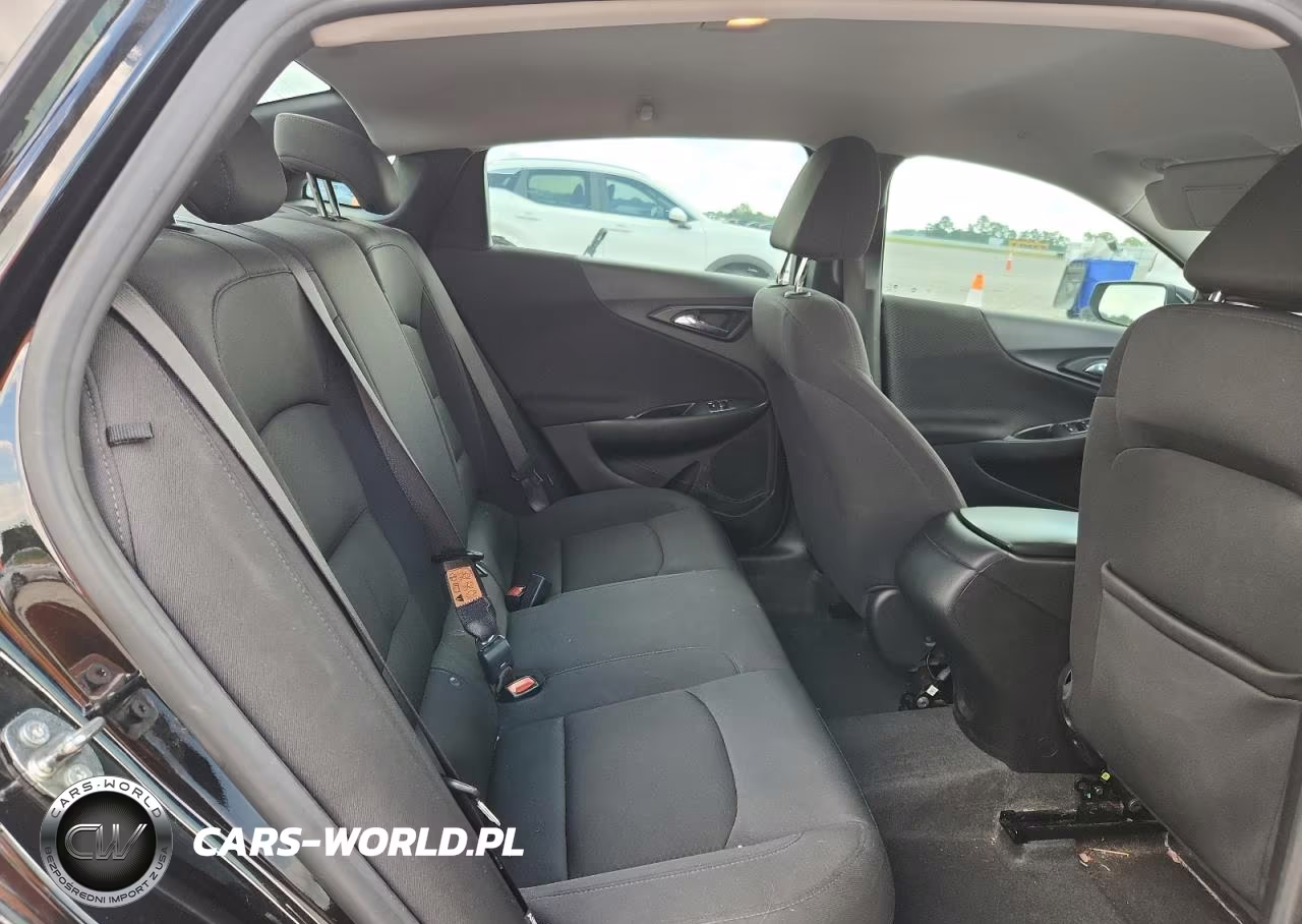 2023 Chevrolet Malibu Rs VIN:1G1ZG5ST3PF194661 - 10