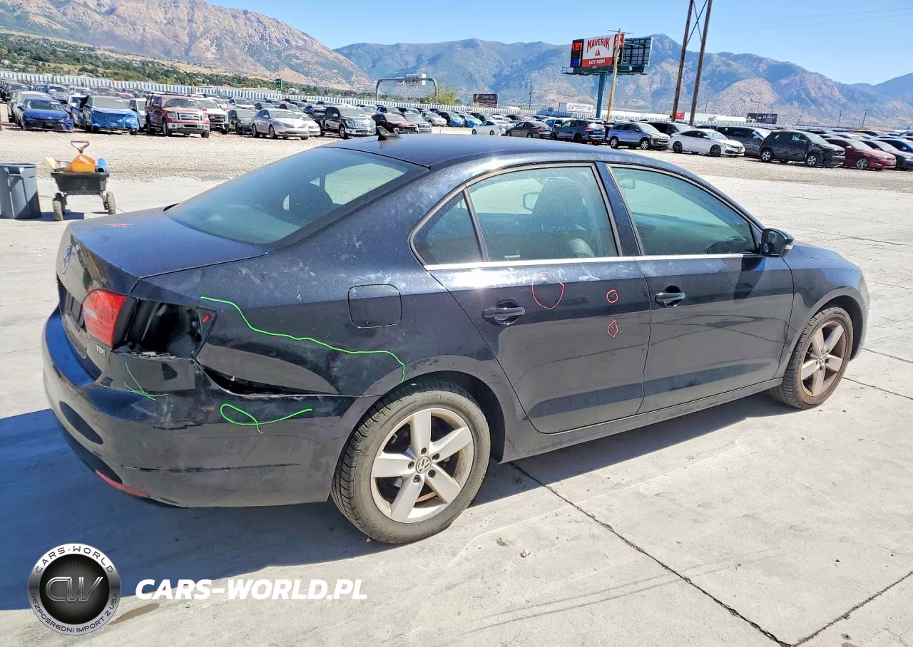 2014 Volkswagen Jetta Tdi VIN:3VWLL7AJ2EM227941 - 3
