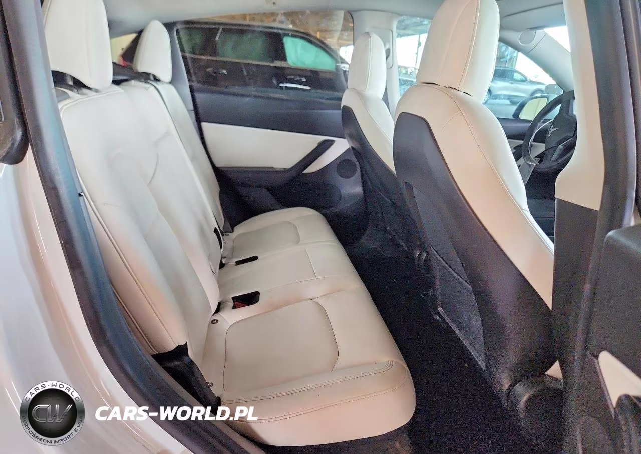 2020 Tesla Model Y VIN:5YJYGDEE7LF023680 - 10