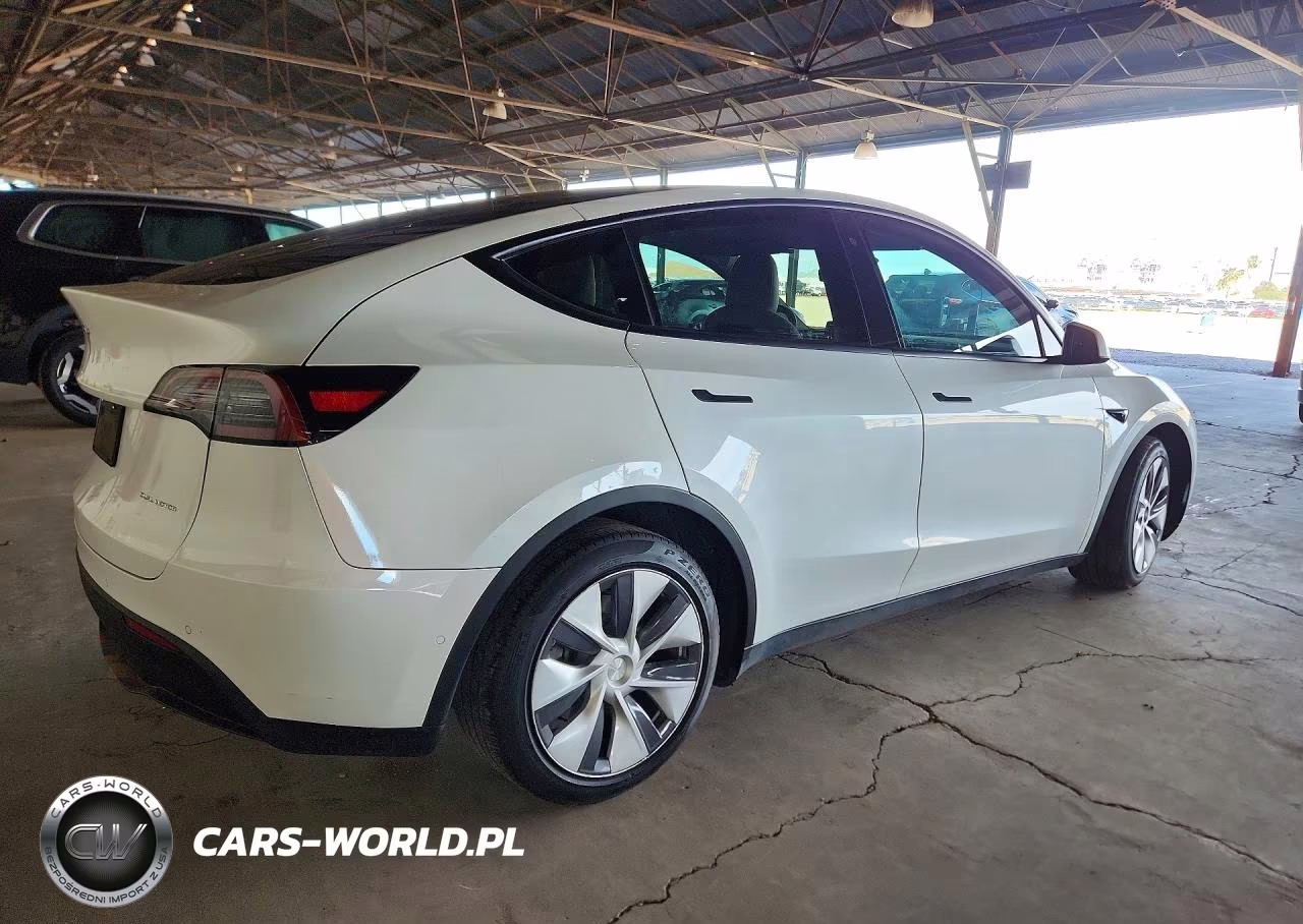 2020 Tesla Model Y VIN:5YJYGDEE7LF023680 - 3