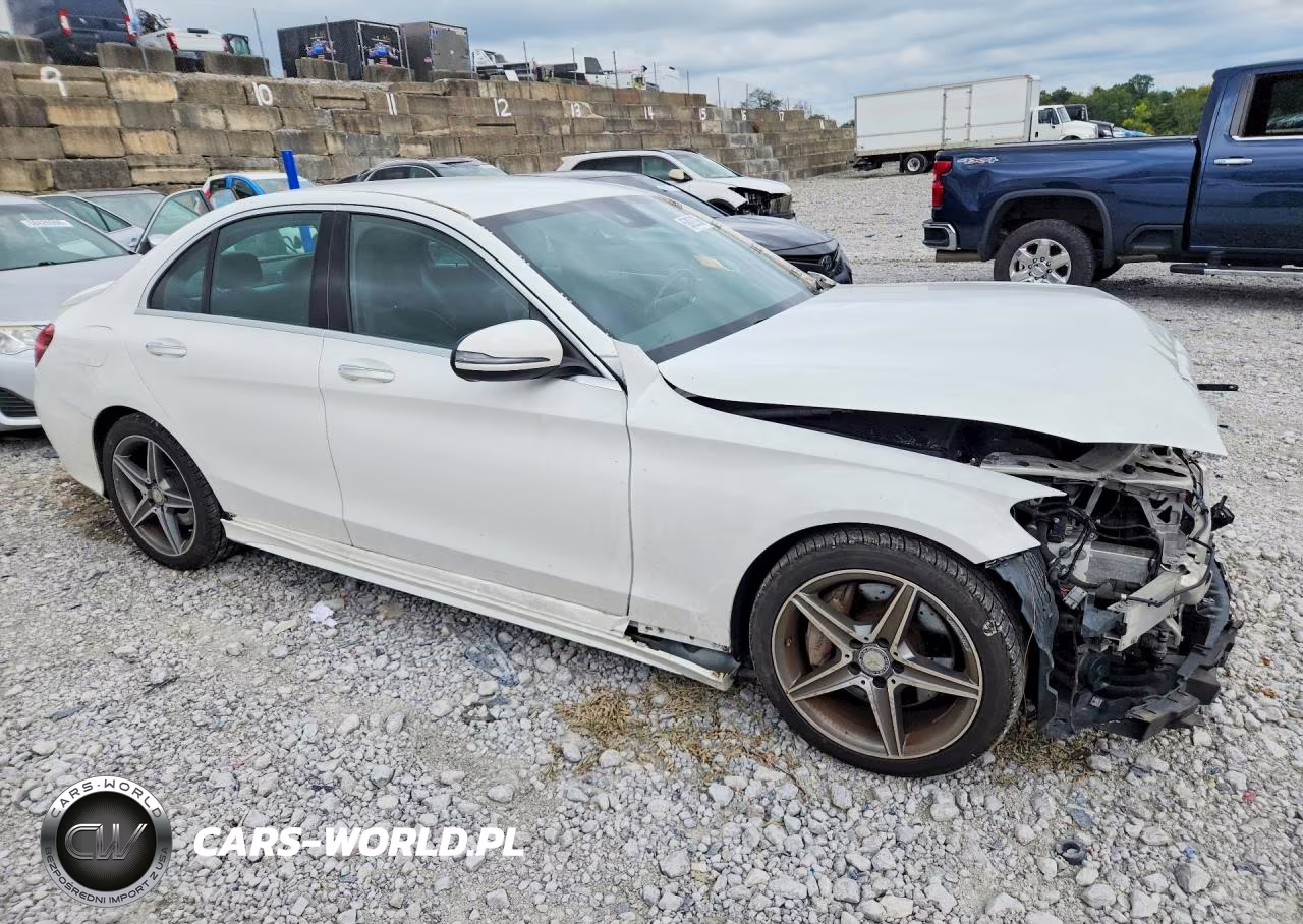 2016 Mercedes-Benz C 300 4Matic VIN:55SWF4KB8GU134182 - 4