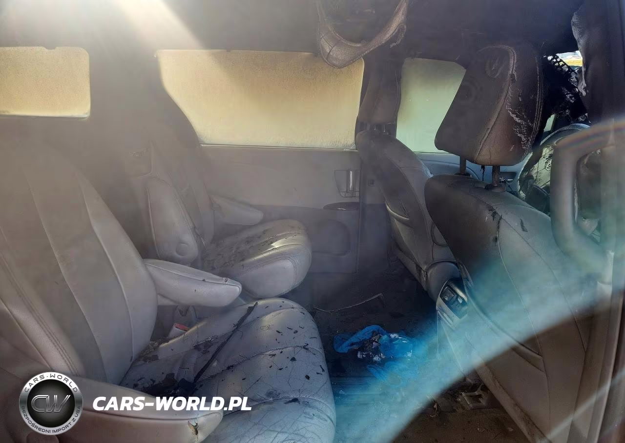 2012 Toyota Sienna Xle 8-Passenger VIN:5TDYK3DC4CS183553 - 10