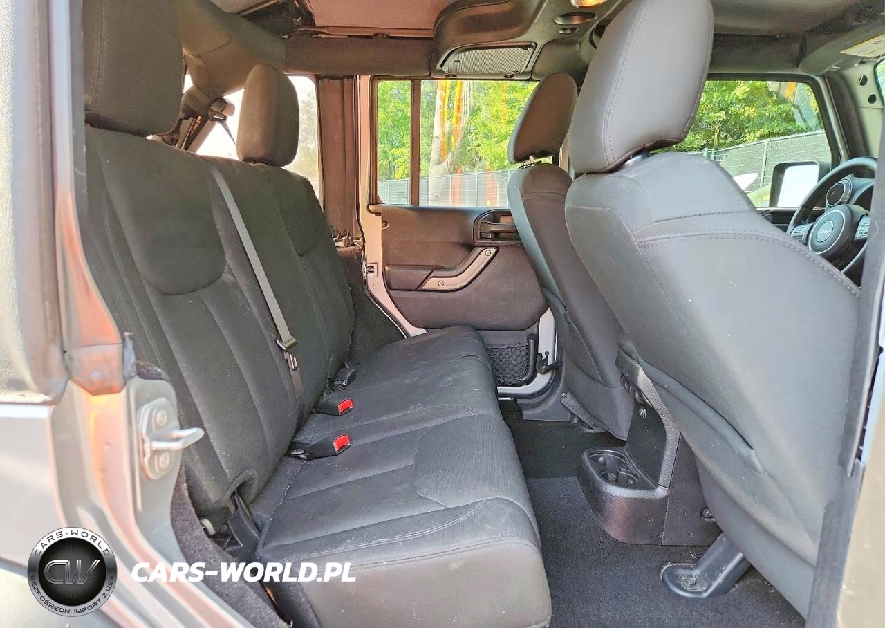 2015 Jeep Wrangler Unlimited Sport VIN:1C4BJWDG1FL771185 - 11