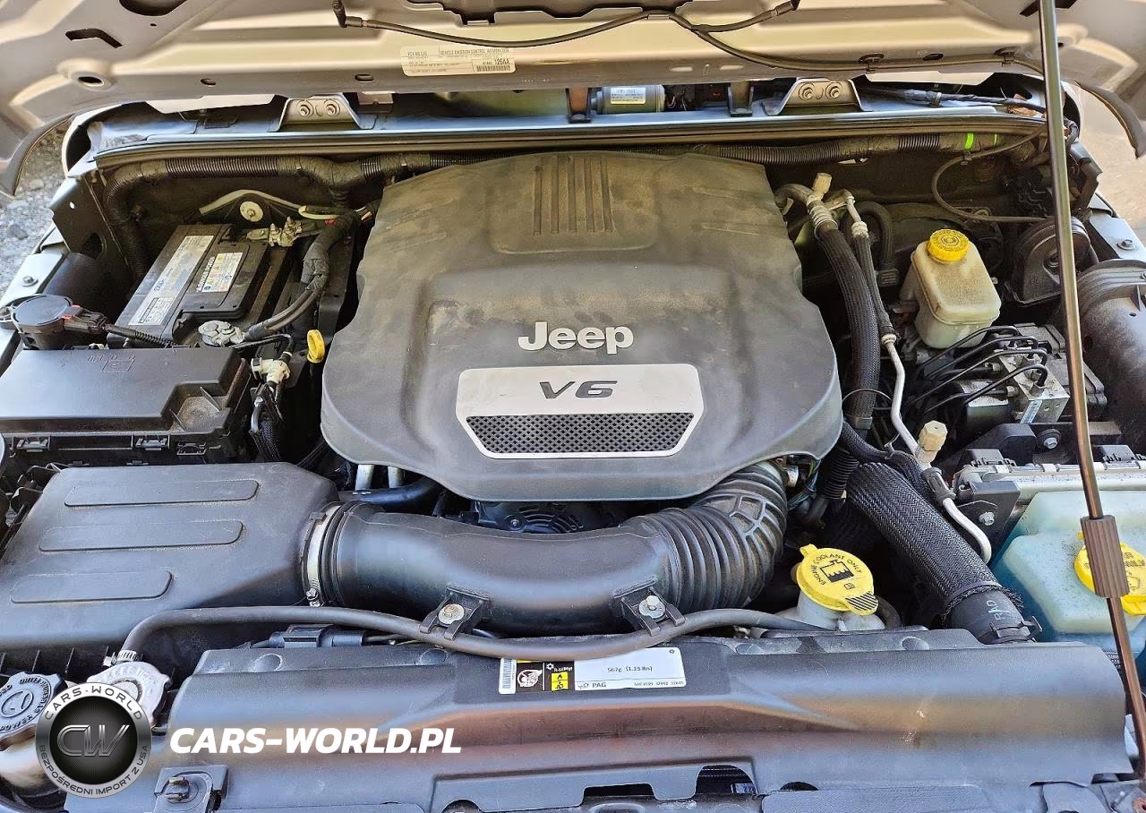 2015 Jeep Wrangler Unlimited Sport VIN:1C4BJWDG1FL771185 - 12