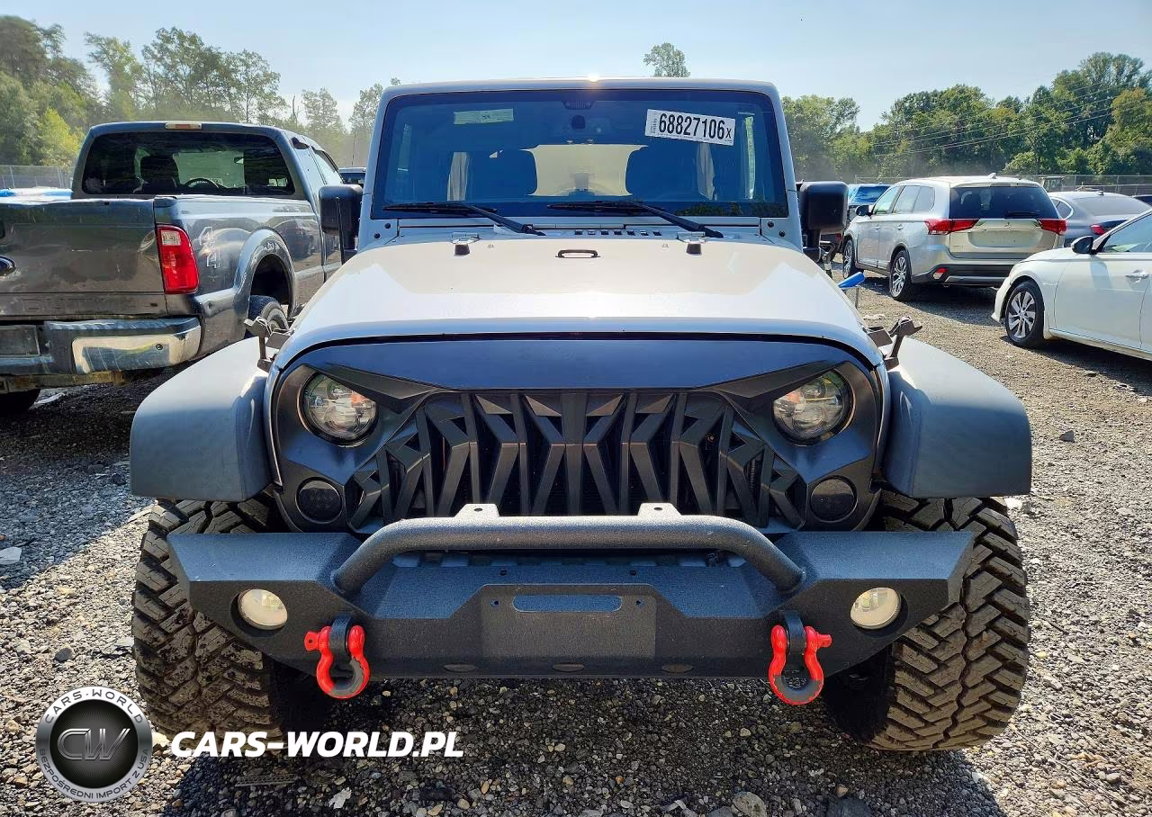 2015 Jeep Wrangler Unlimited Sport VIN:1C4BJWDG1FL771185 - 5