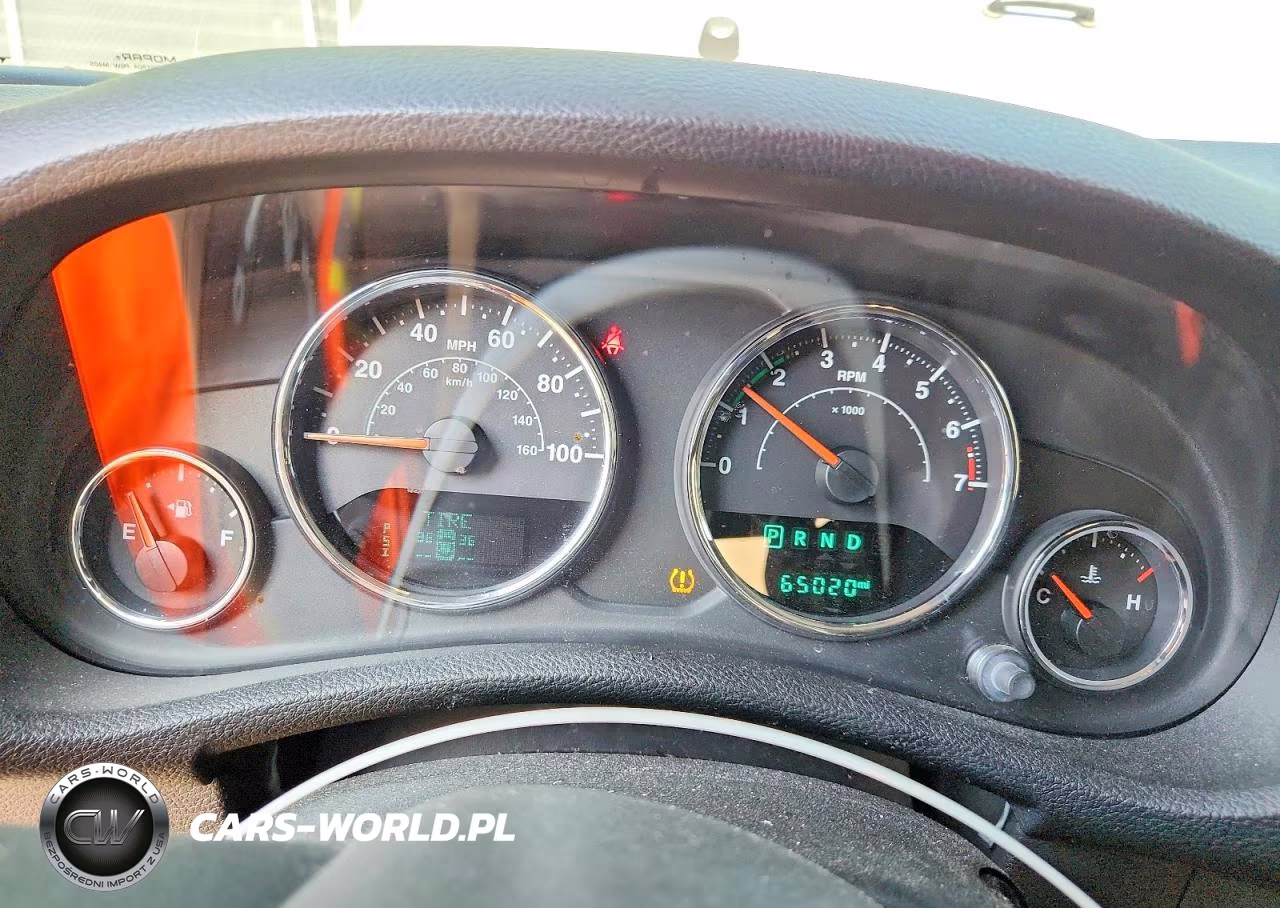 2015 Jeep Wrangler Unlimited Sport VIN:1C4BJWDG1FL771185 - 9