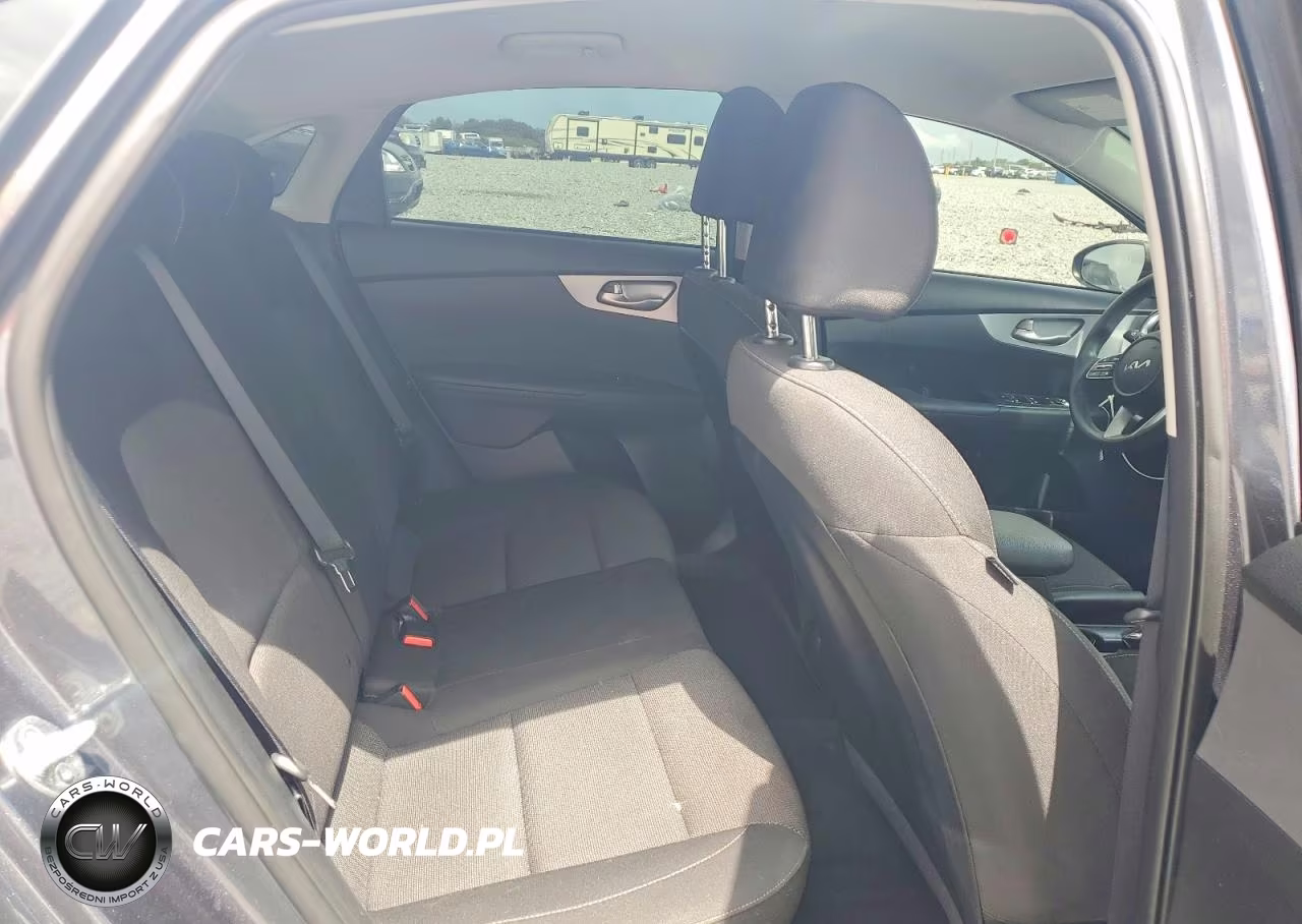 2023 Kia Forte Lxs VIN:3KPF24AD2PE601084 - 10
