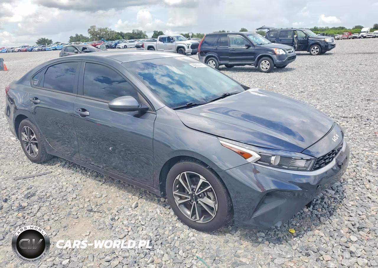 2023 Kia Forte Lxs VIN:3KPF24AD2PE601084 - 4