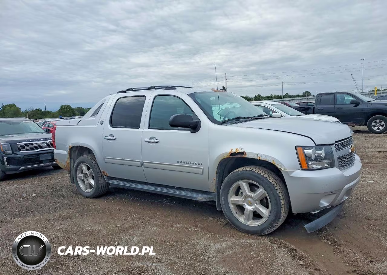 2013 Chevrolet Avalanche Lt VIN:3GNTKFE72DG162639 - 4