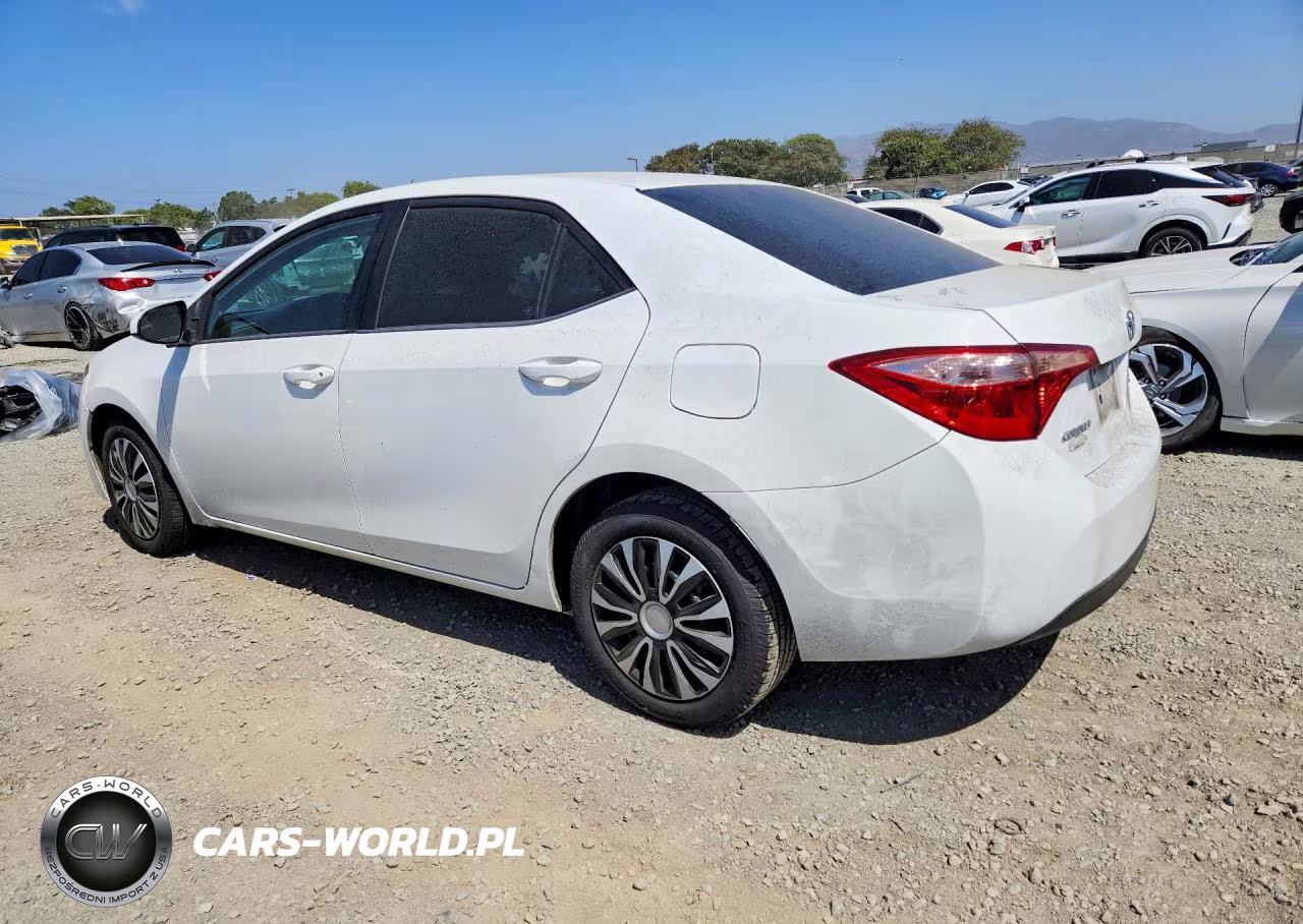 2018 Toyota Corolla Le VIN:5YFBURHE6JP765822 - 2