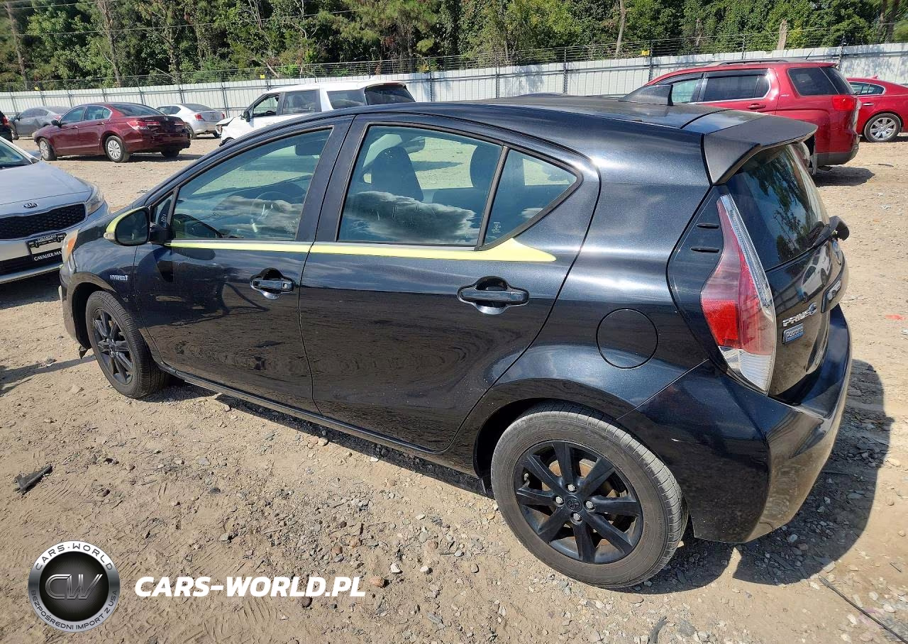 2016 Toyota Prius C Persona Special Edition VIN:JTDKDTB39G1120938 - 2