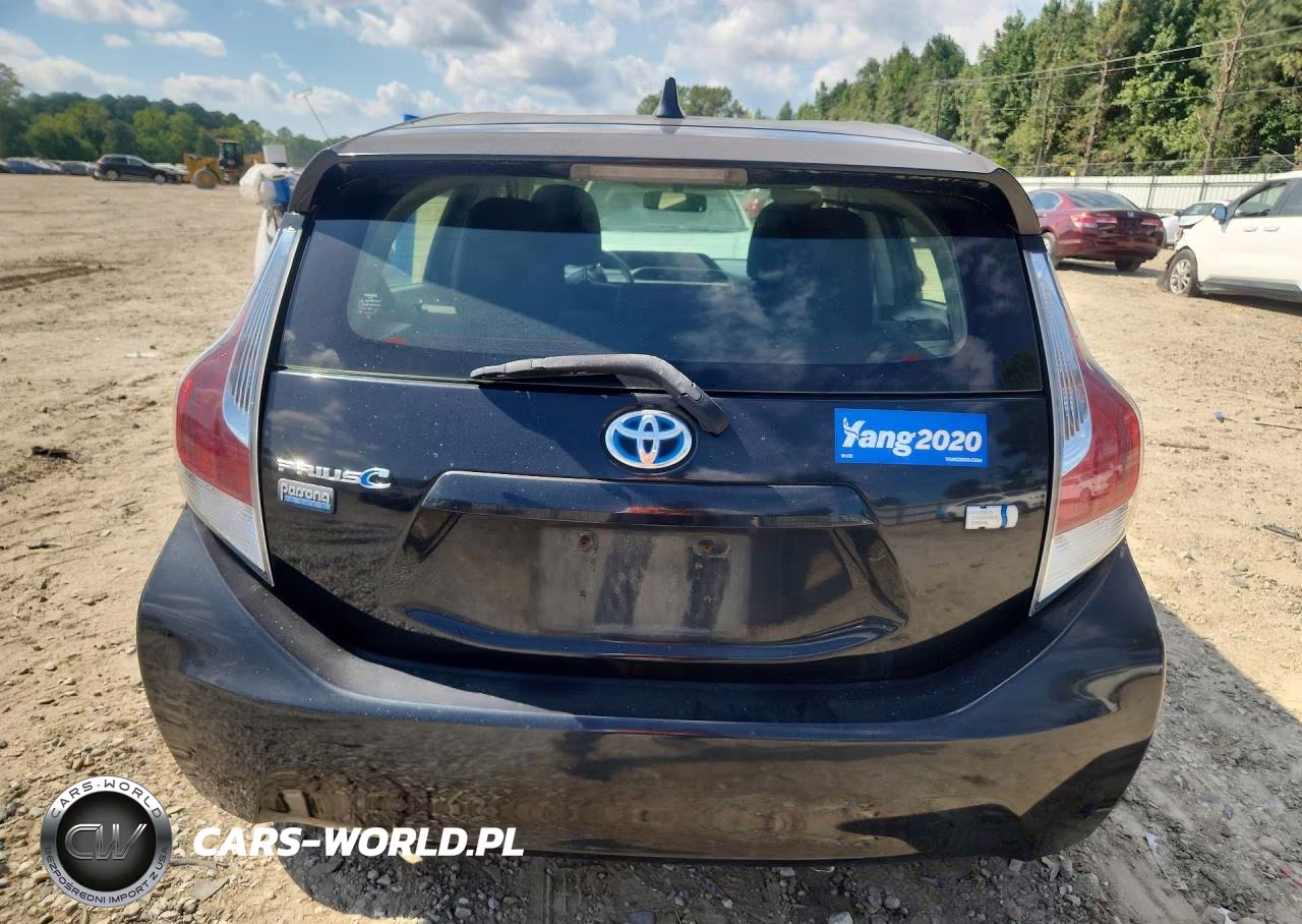 2016 Toyota Prius C Persona Special Edition VIN:JTDKDTB39G1120938 - 6