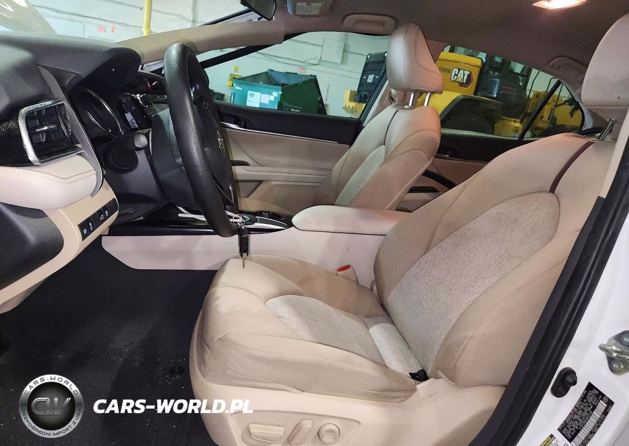 2018 Toyota Camry Le VIN:4T1B11HK9JU637458 - 7
