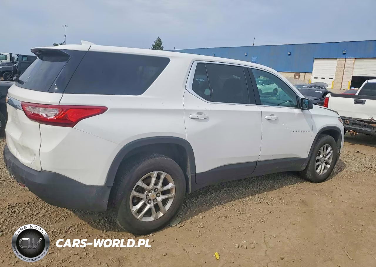 2018 Chevrolet Traverse Ls VIN:1GNERFKW8JJ146777 - 3