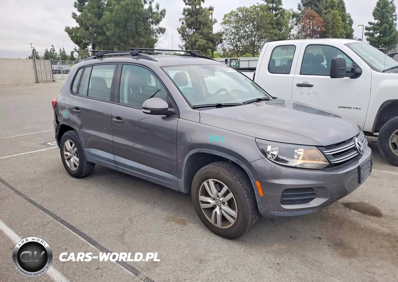 2017 Volkswagen Tiguan S VIN:WVGAV7AX9HK027431 - 4