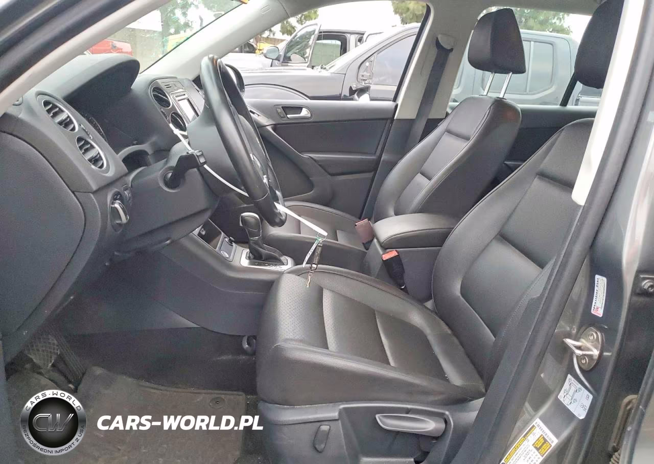 2017 Volkswagen Tiguan S VIN:WVGAV7AX9HK027431 - 7