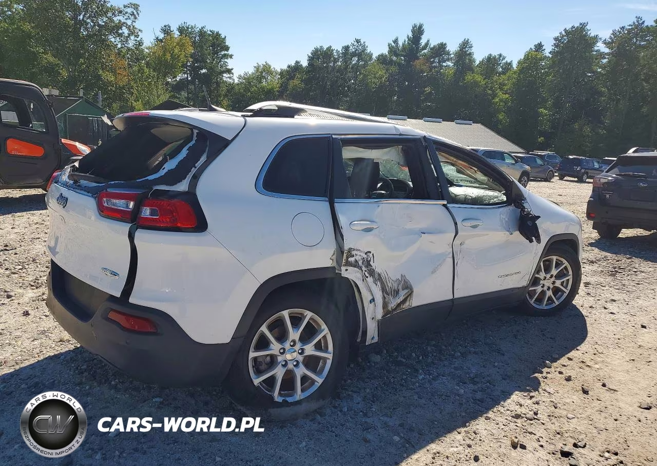 2017 Jeep Cherokee Latitude VIN:1C4PJLCB4HW574166 - 3