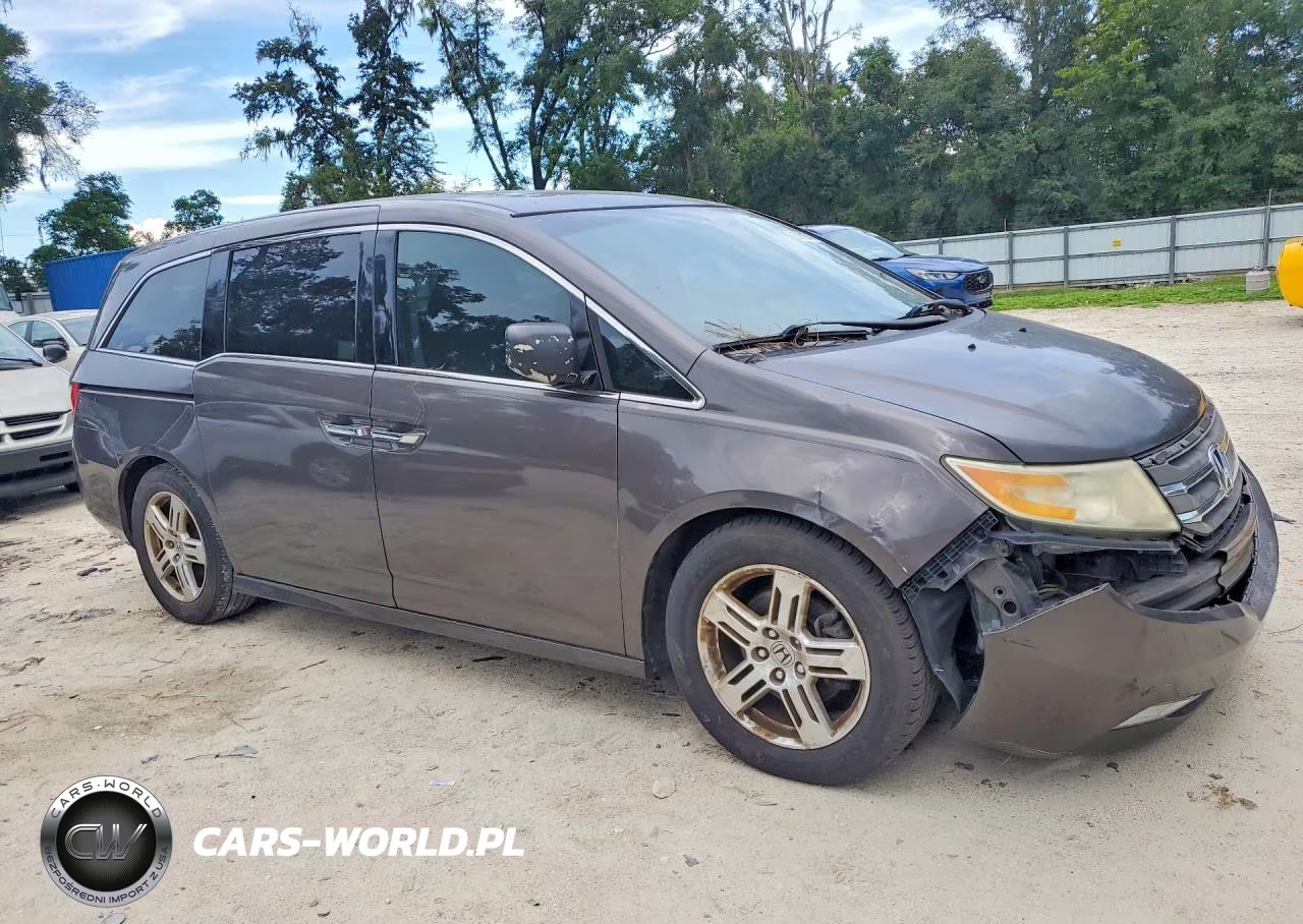 2011 Honda Odyssey Touring VIN:5FNRL5H96BB018084 - 4