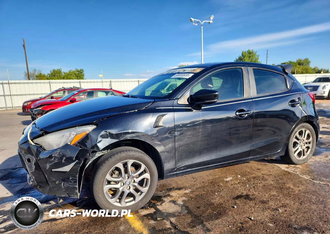 2020 Toyota Yaris Hatchback Le VIN:3MYDLBJV4LY703286 - 1