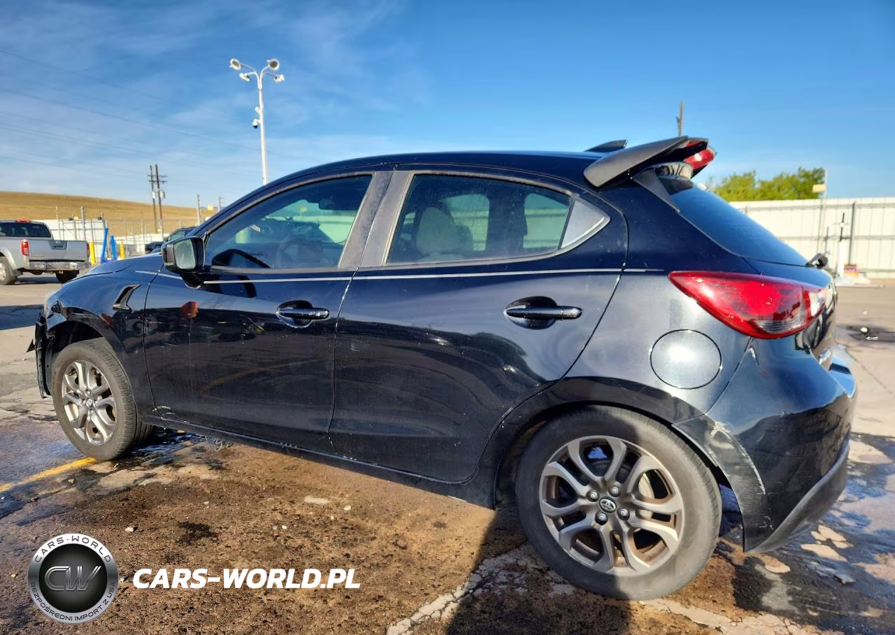 2020 Toyota Yaris Hatchback Le VIN:3MYDLBJV4LY703286 - 2