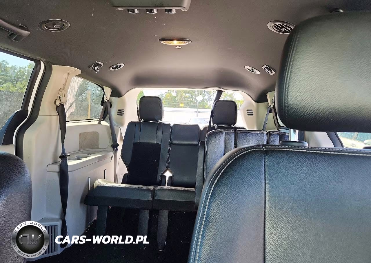 2018 Dodge Grand Caravan Sxt VIN:2C4RDGCG1JR267040 - 10