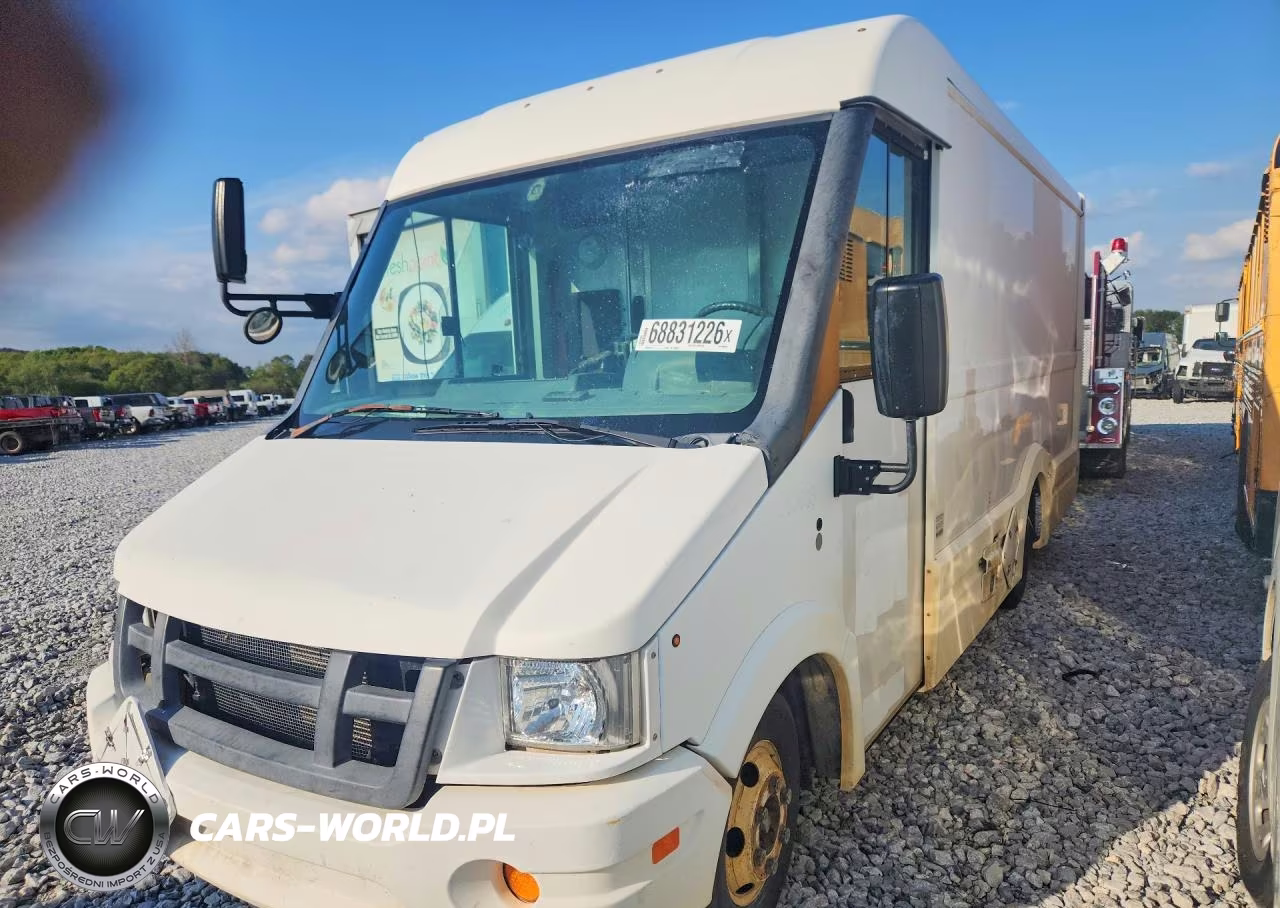 2017 Isuzu Reach Delivery Van