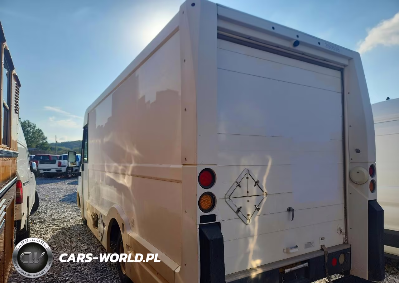 2017 Isuzu Reach Delivery Van VIN:JALB4T170H7W00237 - 2