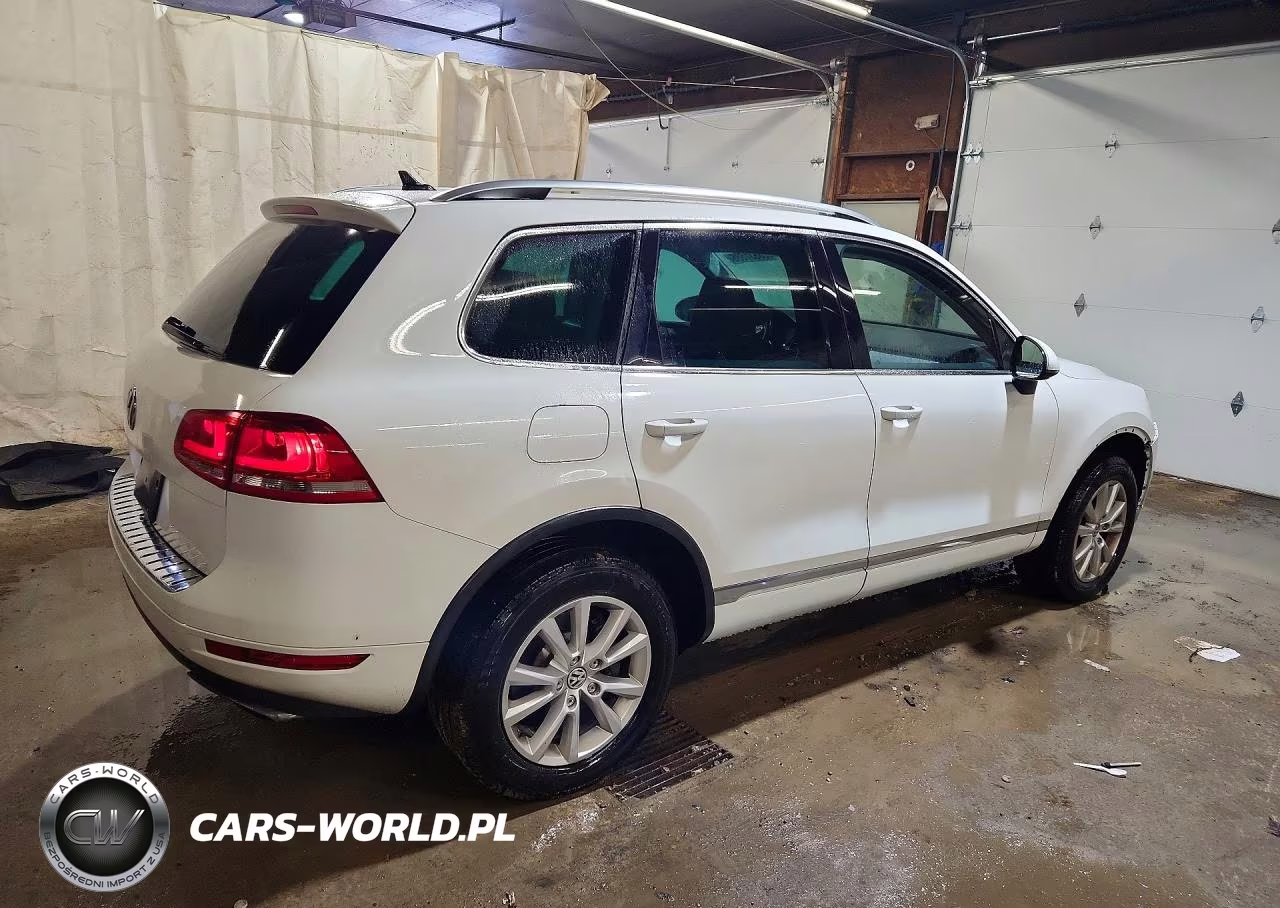 2014 Volkswagen Touareg V6 VIN:WVGEF9BP3ED002601 - 3