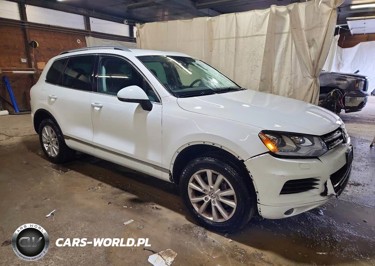 2014 Volkswagen Touareg V6 VIN:WVGEF9BP3ED002601 - 4