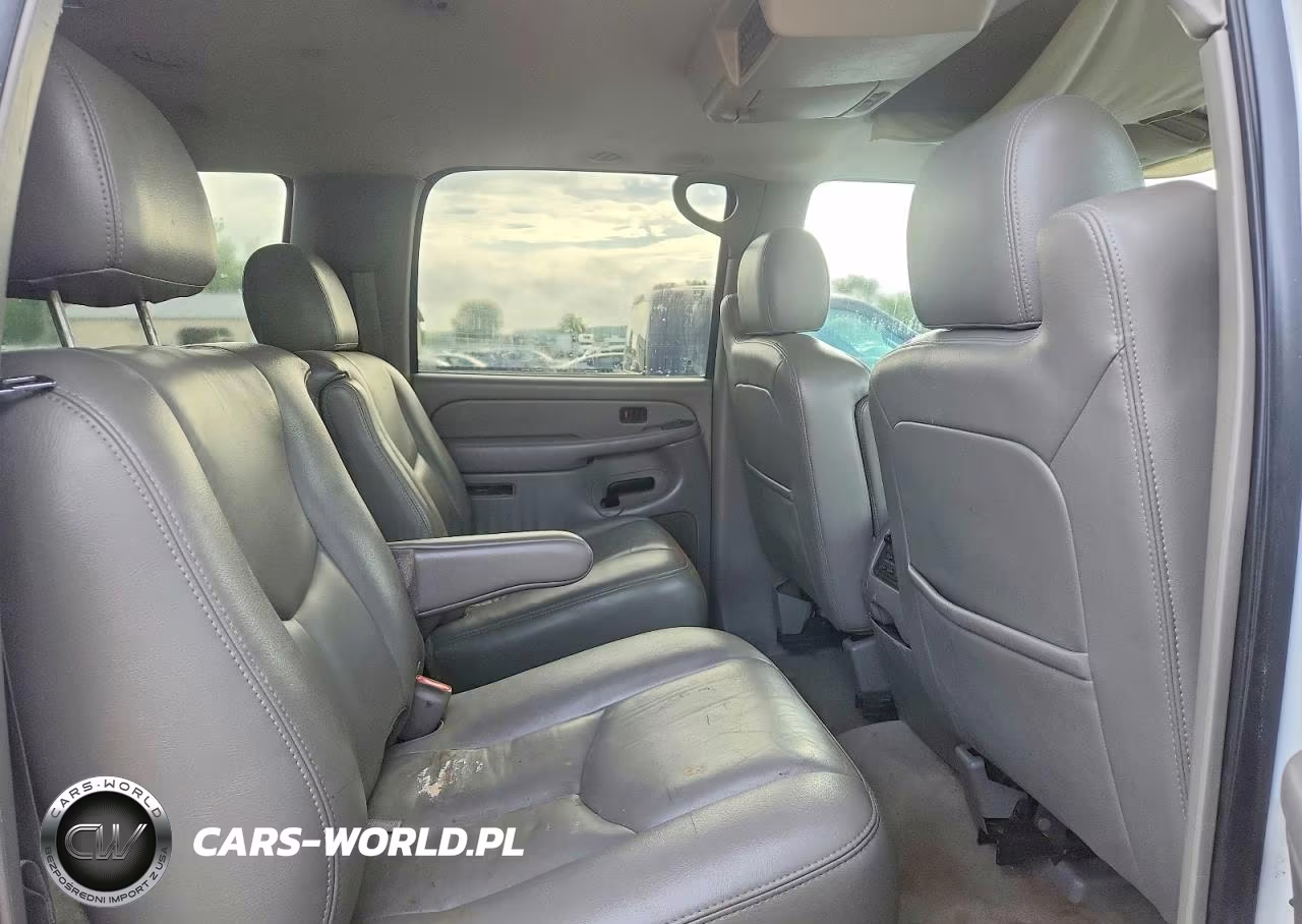 2005 Chevrolet Suburban K2500 VIN:3GNGK26U05G193503 - 11