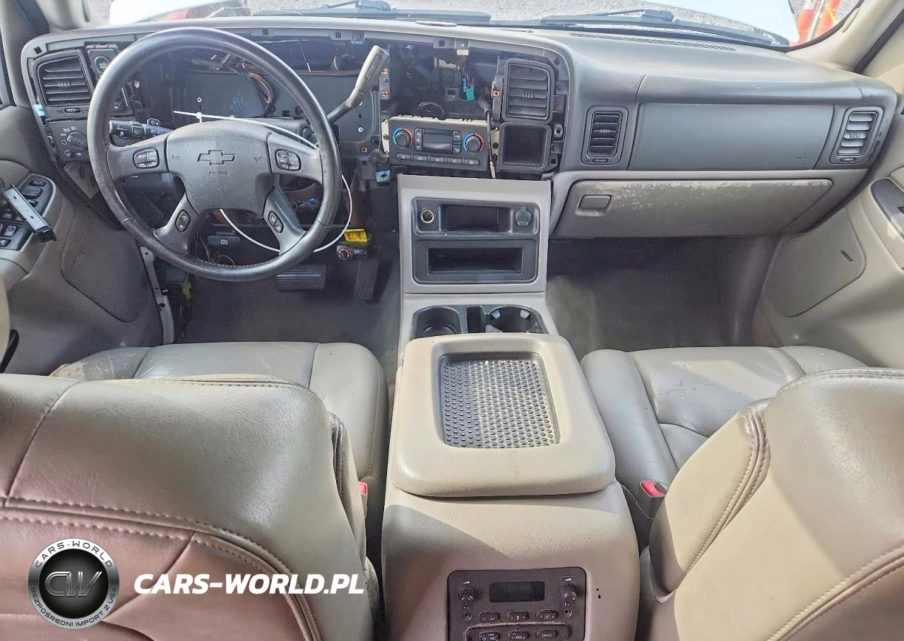2005 Chevrolet Suburban K2500 VIN:3GNGK26U05G193503 - 8