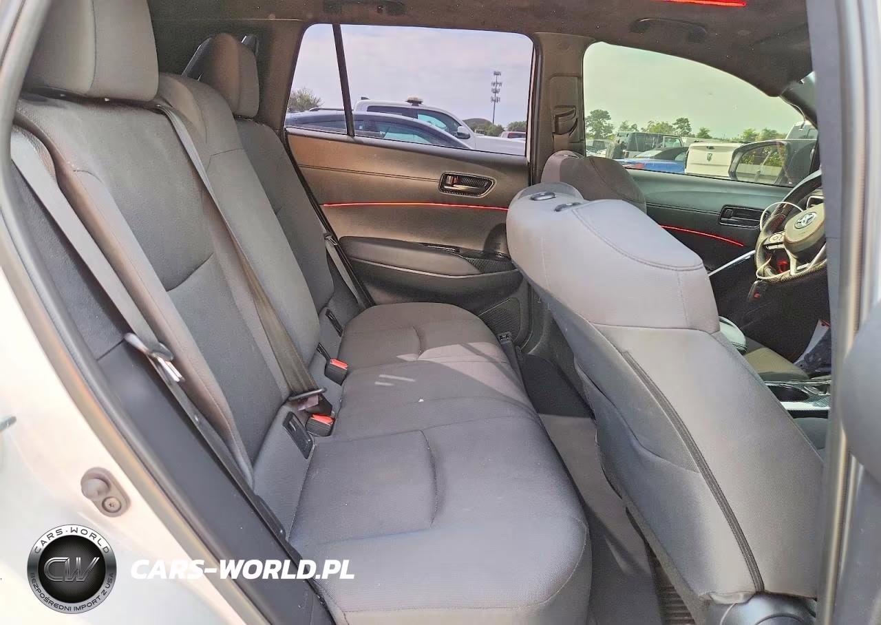 2024 Toyota Corolla Cross Le VIN:7MUBAABG1RV092953 - 11