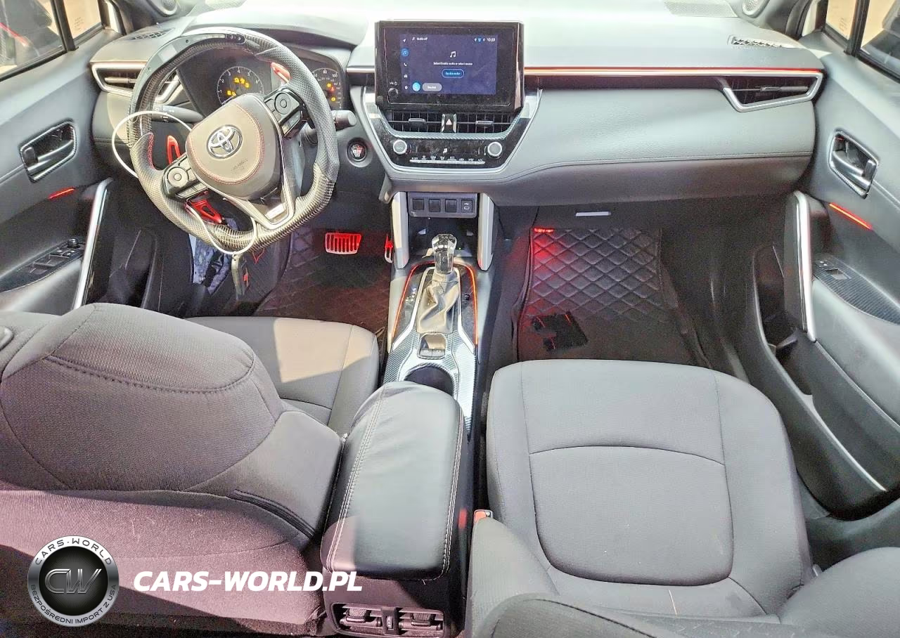 2024 Toyota Corolla Cross Le VIN:7MUBAABG1RV092953 - 8