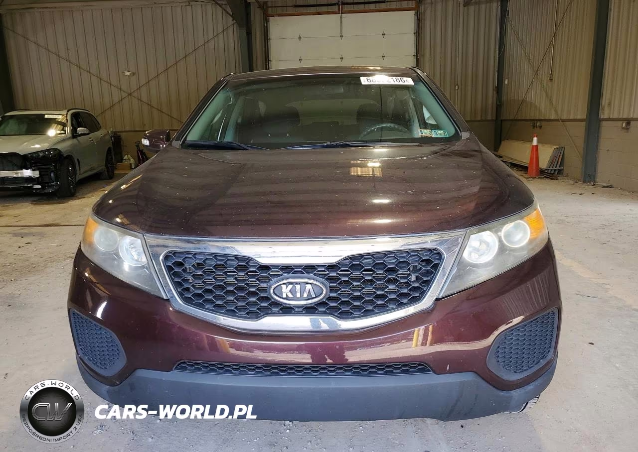 2011 Kia Sorento Lx VIN:5XYKT3A16BG186875 - 5