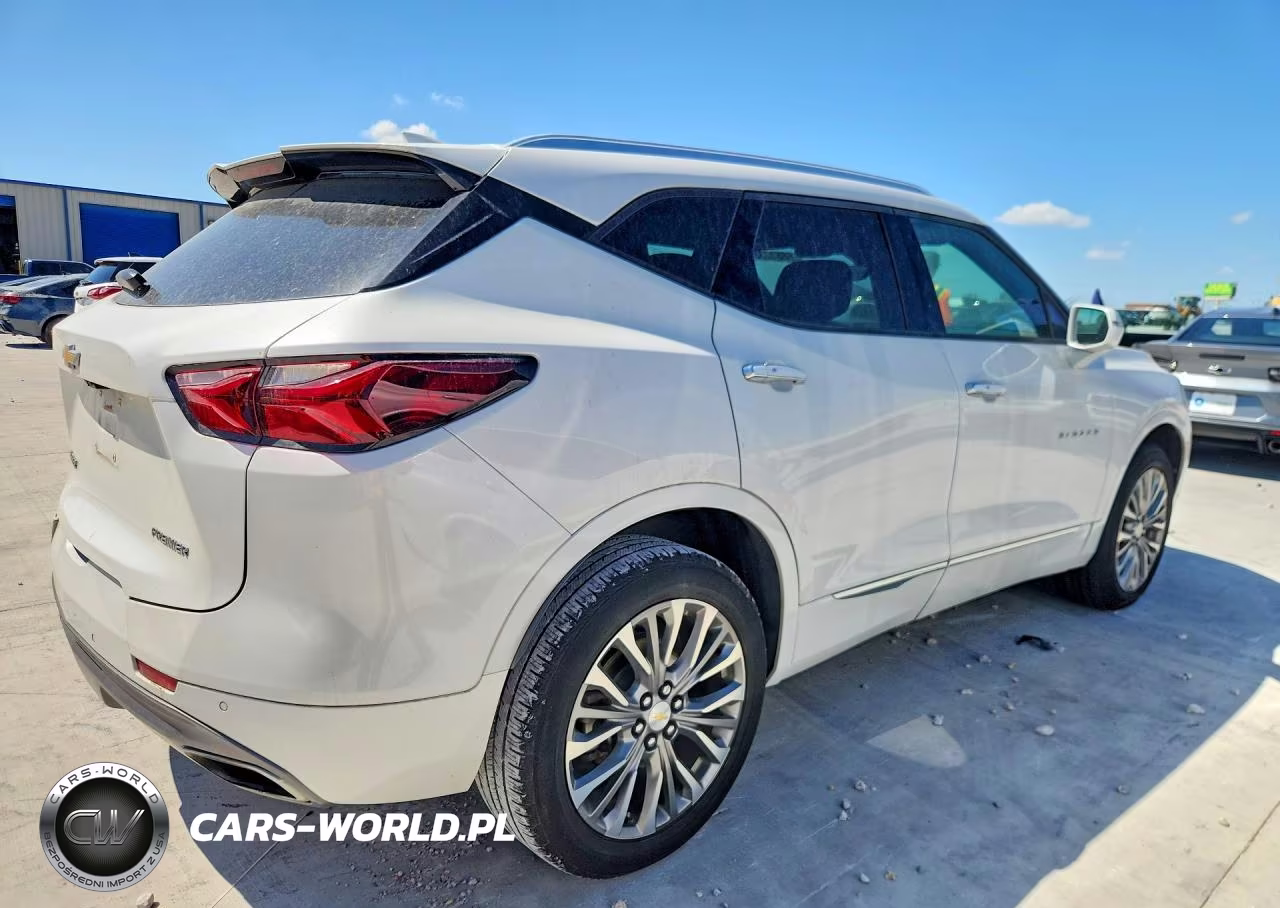 2020 Chevrolet Blazer Premier VIN:3GNKBFRS1LS618815 - 3
