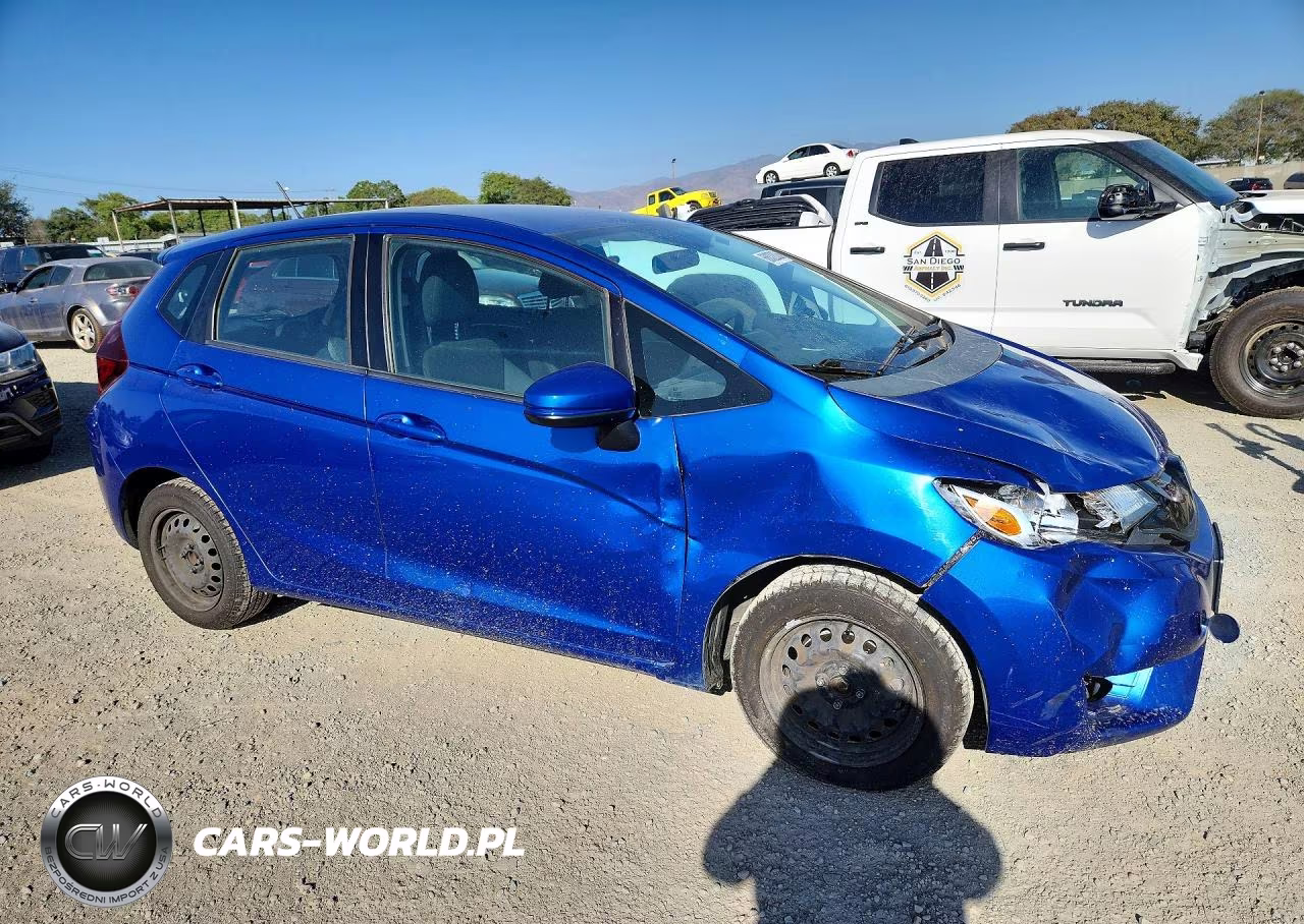 2017 Honda Fit Lx VIN:3HGGK5G5XHM700819 - 4