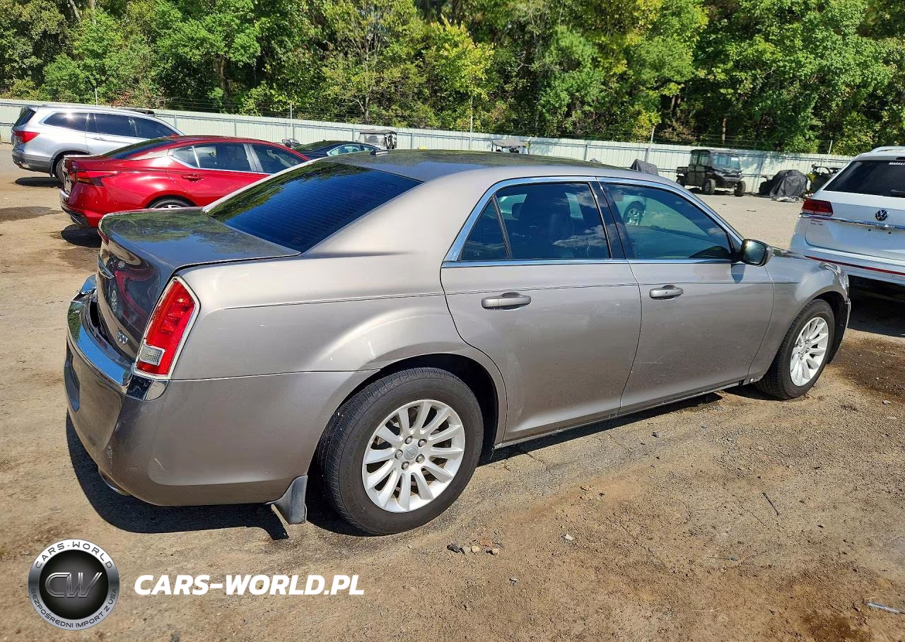 2014 Chrysler 300 VIN:2C3CCAAG1EH141852 - 3