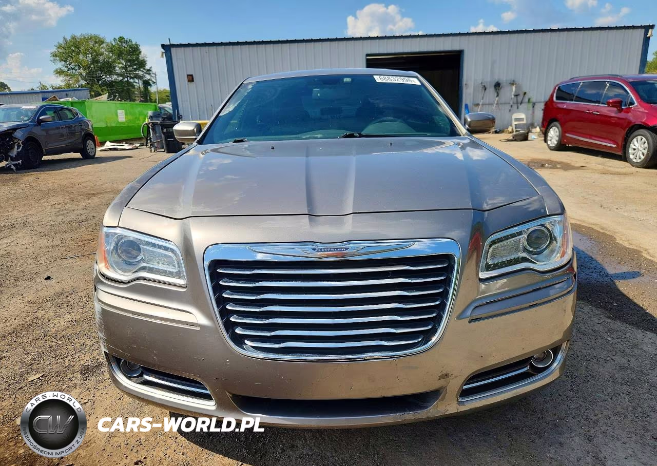 2014 Chrysler 300 VIN:2C3CCAAG1EH141852 - 5