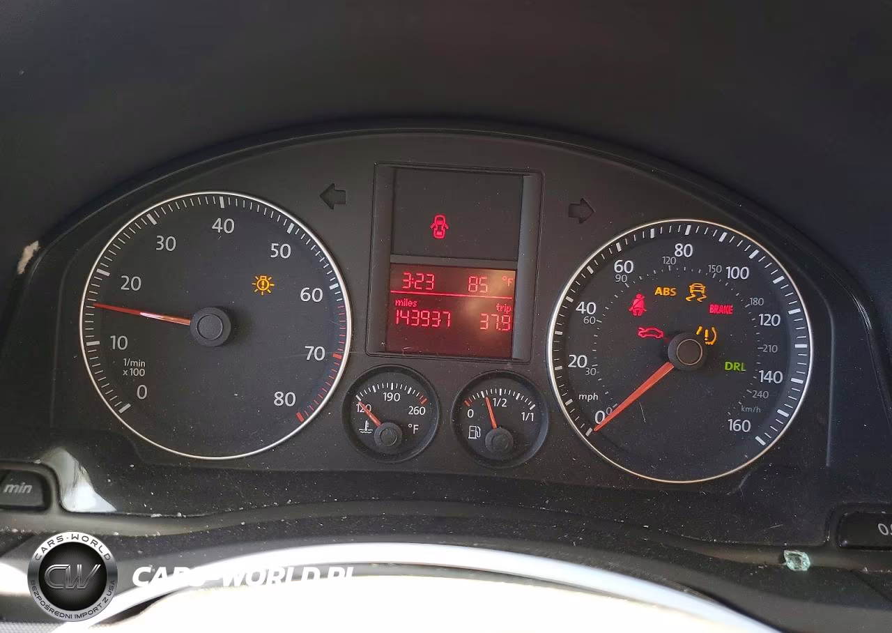 2009 Volkswagen Jetta S VIN:3VWKM71K89M284555 - 9