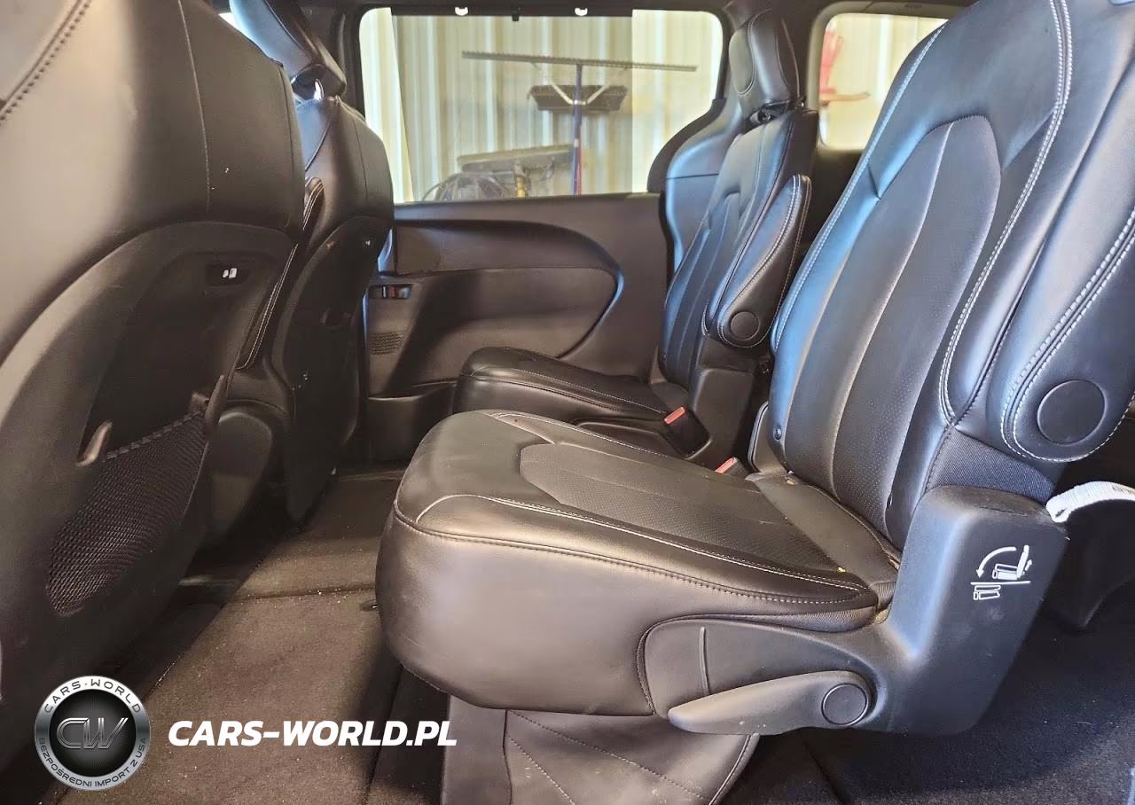 2025 Chrysler Pacifica Select VIN:2C4RC1BG2SR540957 - 11