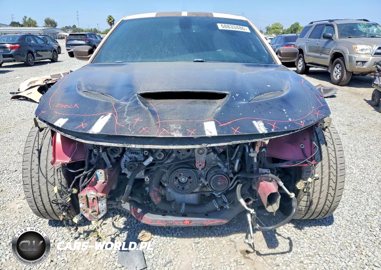 2019 Dodge Charger Scat Pack VIN:2C3CDXGJ6KH576395 - 5