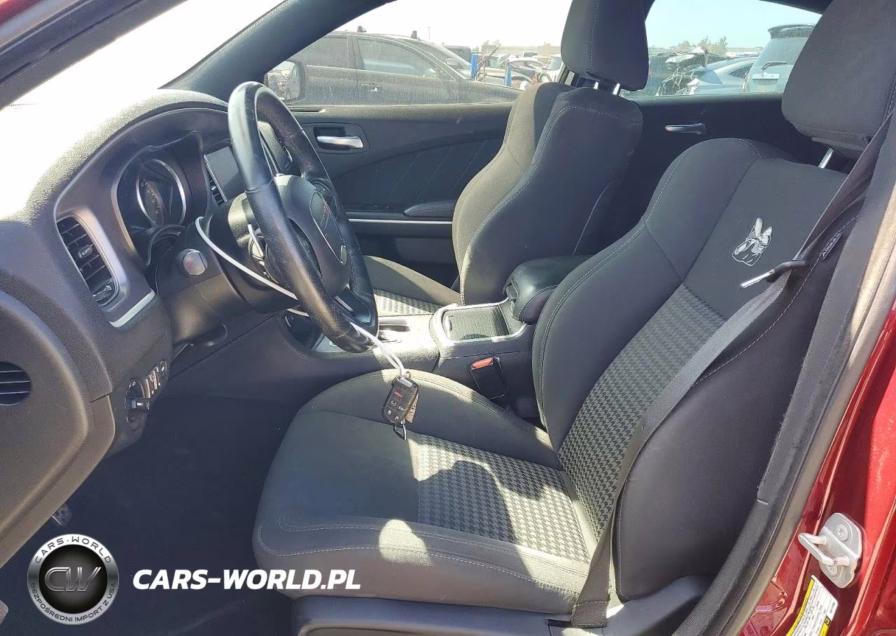 2019 Dodge Charger Scat Pack VIN:2C3CDXGJ6KH576395 - 7