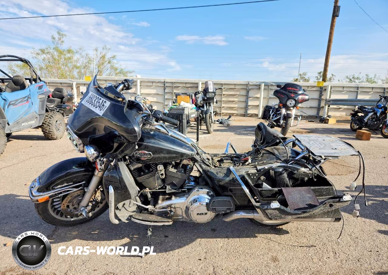 2013 Harley-Davidson Flhtcu Ultra Classic Electra Glide VIN:1HD1FCM19DB606770 - 3