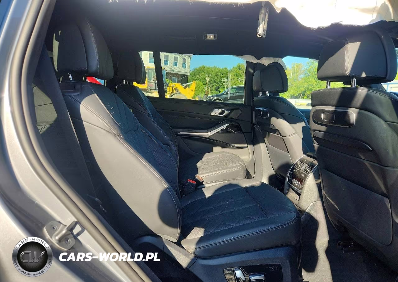 2025 BMW X7 xDrive40I VIN:5UX23EM06S9X80414 - 11