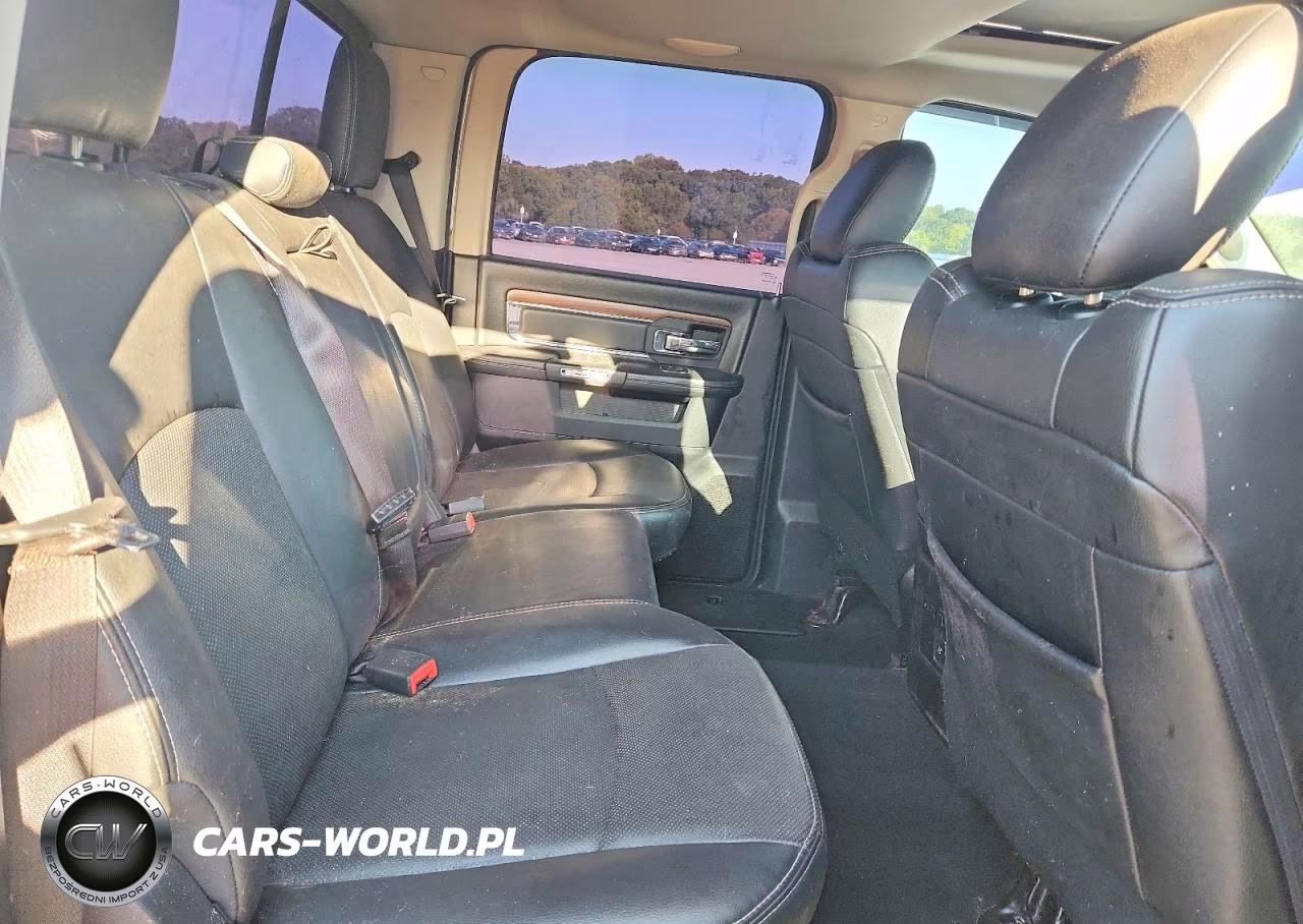 2017 Ram 1500 Laramie VIN:1C6RR6NT0HS776087 - 10