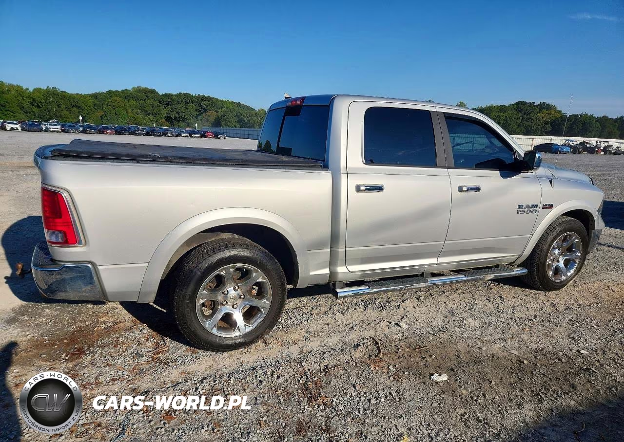 2017 Ram 1500 Laramie VIN:1C6RR6NT0HS776087 - 3