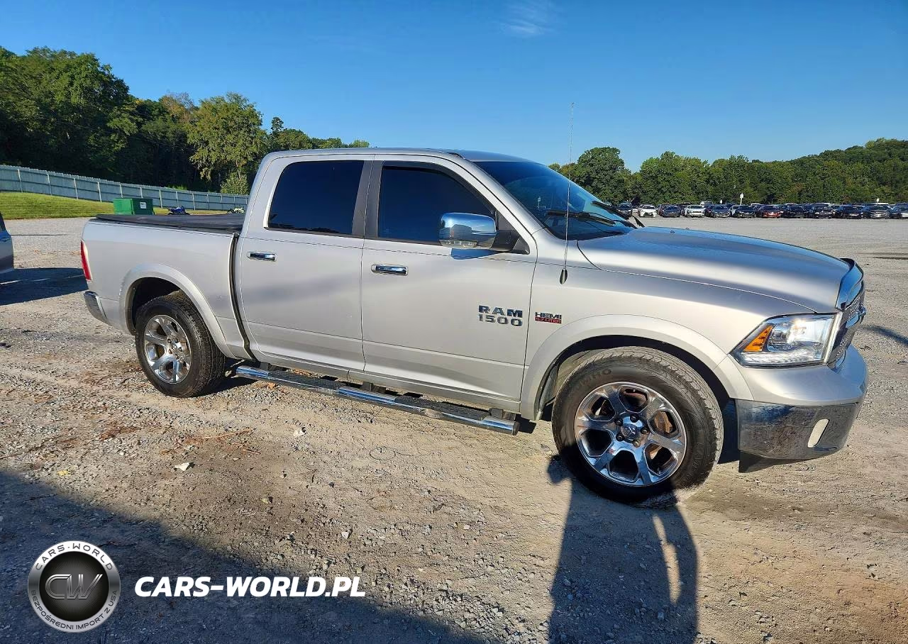 2017 Ram 1500 Laramie VIN:1C6RR6NT0HS776087 - 4